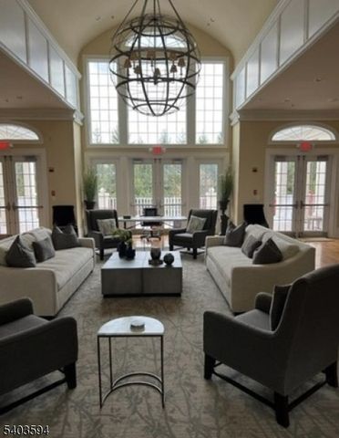 811 Holly Ln 811, Cedar Grove Twp., NJ 07009