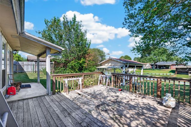 3726 18th Street N, Texas City, TX 77590