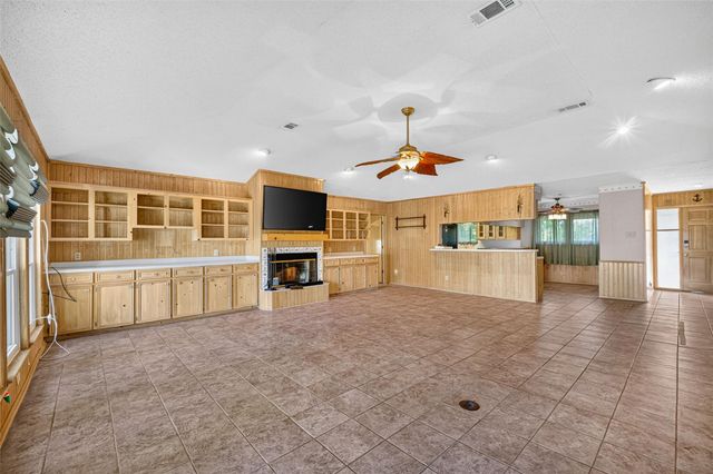 3726 18th Street N, Texas City, TX 77590