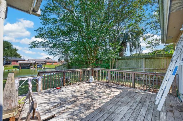 3726 18th Street N, Texas City, TX 77590