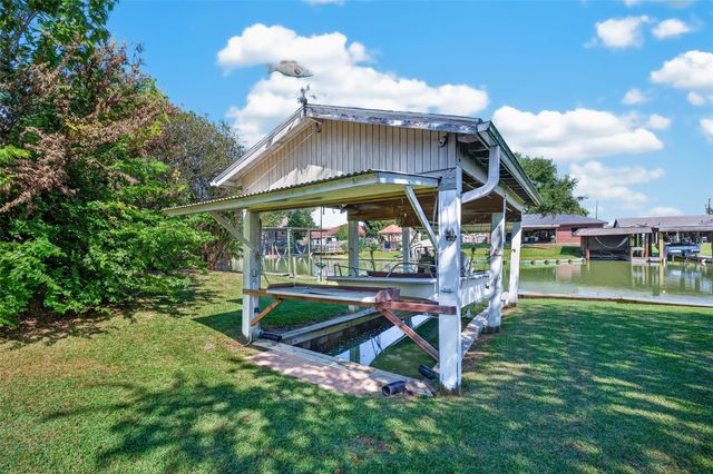 3726 18th Street N, Texas City, TX 77590