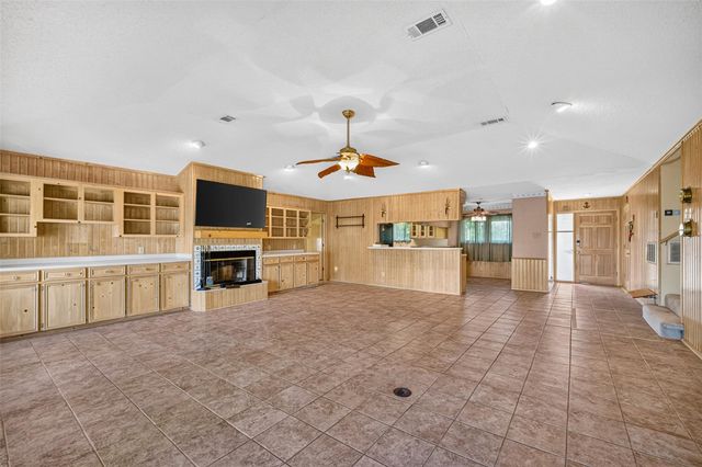 3726 18th Street N, Texas City, TX 77590