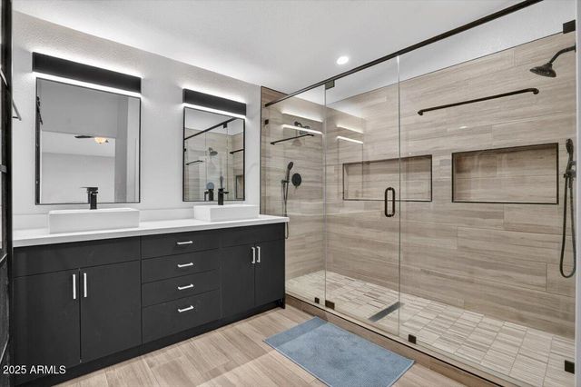 1644 E LAUREL Avenue, Gilbert, AZ 85234