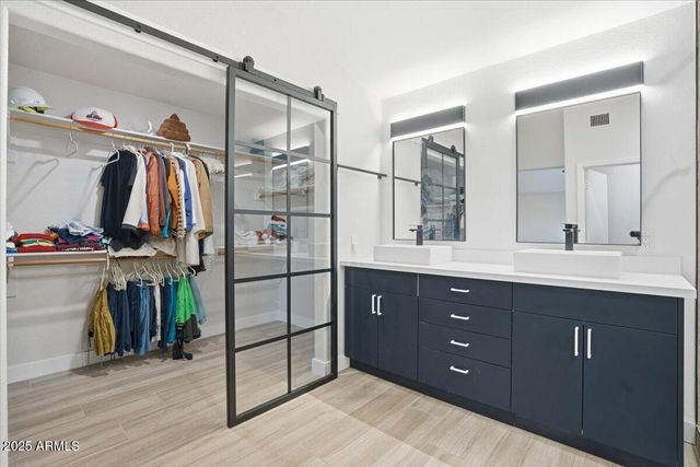 1644 E LAUREL Avenue, Gilbert, AZ 85234