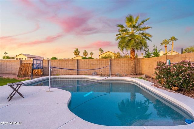 1644 E LAUREL Avenue, Gilbert, AZ 85234