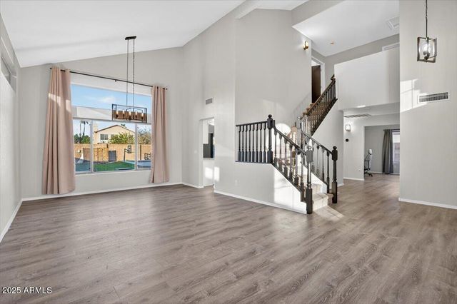 1644 E LAUREL Avenue, Gilbert, AZ 85234