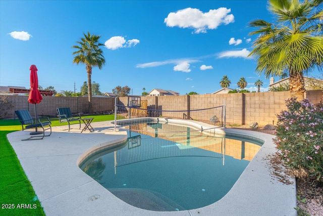 1644 E LAUREL Avenue, Gilbert, AZ 85234