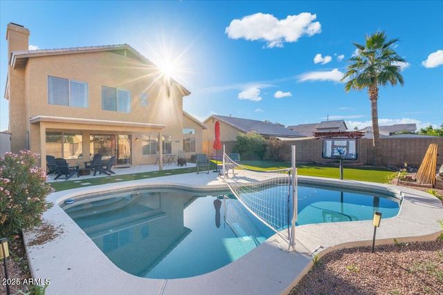 1644 E LAUREL Avenue, Gilbert, AZ 85234