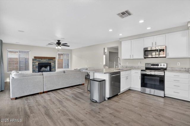 1644 E LAUREL Avenue, Gilbert, AZ 85234