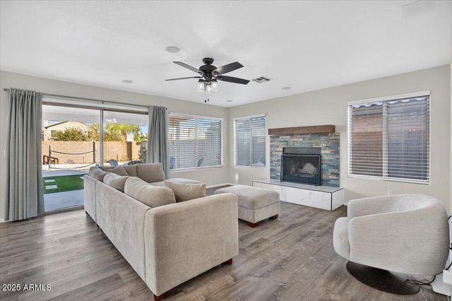 1644 E LAUREL Avenue, Gilbert, AZ 85234