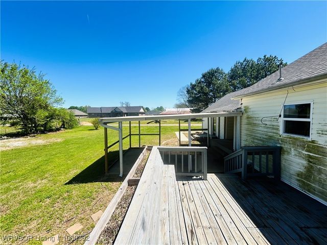 206 W McKenzie, Pocola, OK 74902