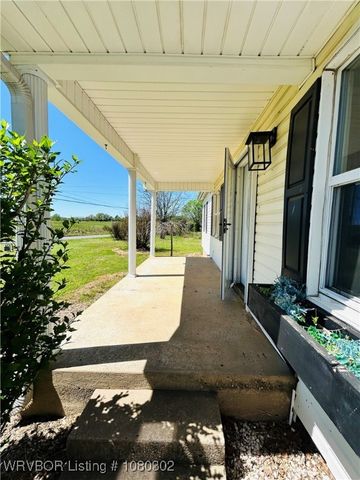 206 W McKenzie, Pocola, OK 74902