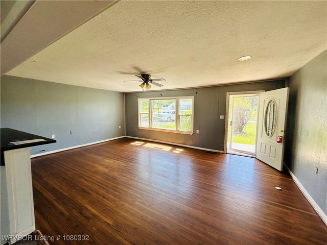 206 W McKenzie, Pocola, OK 74902