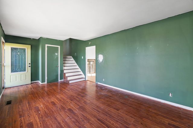 110 Lake Point Dr, Gallatin, TN 37066