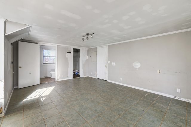 110 Lake Point Dr, Gallatin, TN 37066