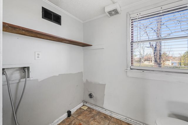 110 Lake Point Dr, Gallatin, TN 37066