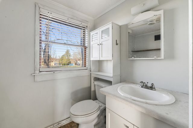 110 Lake Point Dr, Gallatin, TN 37066