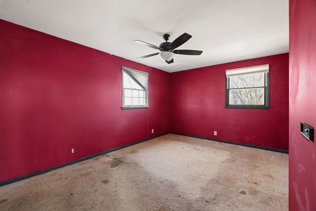 110 Lake Point Dr, Gallatin, TN 37066