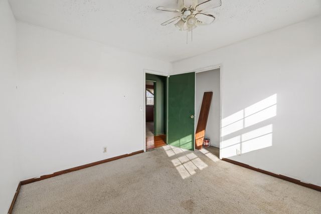 110 Lake Point Dr, Gallatin, TN 37066