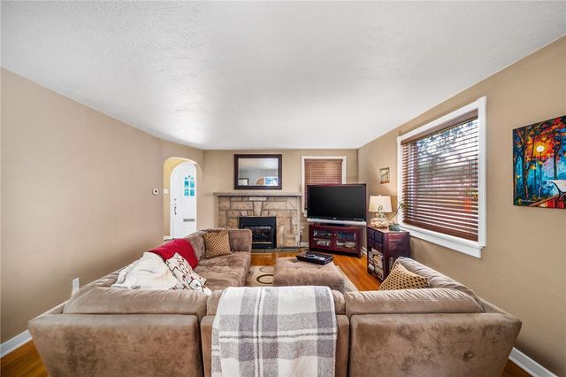 6942 Penn Avenue, Point Breeze, PA 15208