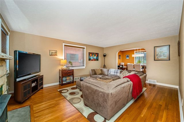 6942 Penn Avenue, Point Breeze, PA 15208