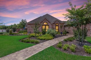 2105 Norwood Lane, Arlington, TX 76013