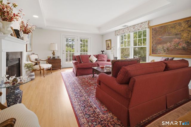 237 Fern Street 211E, West Hartford, CT 06119