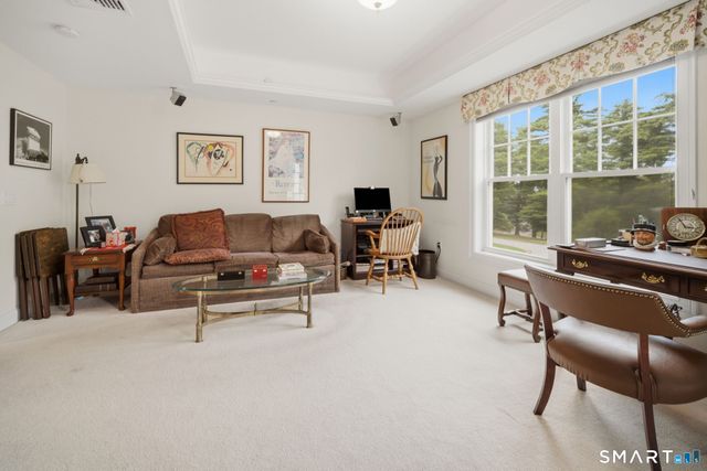 237 Fern Street 211E, West Hartford, CT 06119