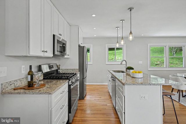 3511 SLADE RUN DR, Falls Church, VA 22042