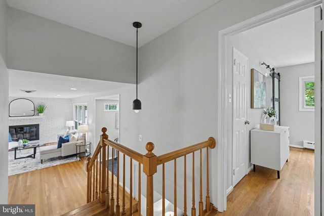 3511 SLADE RUN DR, Falls Church, VA 22042