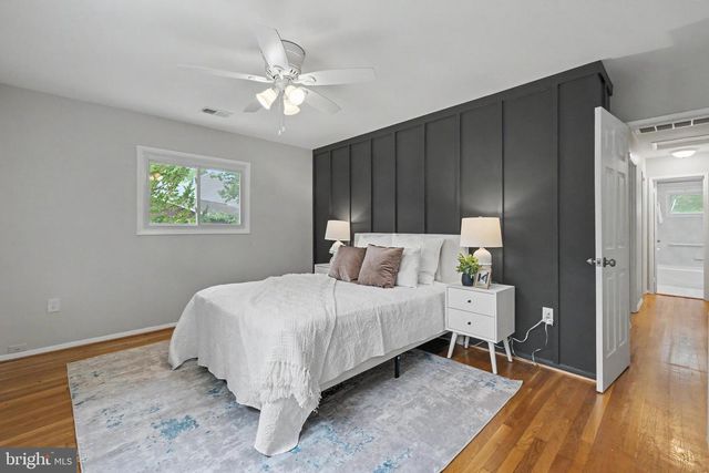 3511 SLADE RUN DR, Falls Church, VA 22042