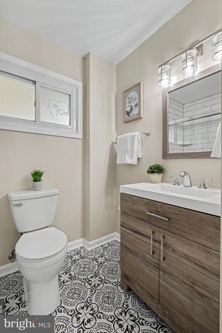 3511 SLADE RUN DR, Falls Church, VA 22042