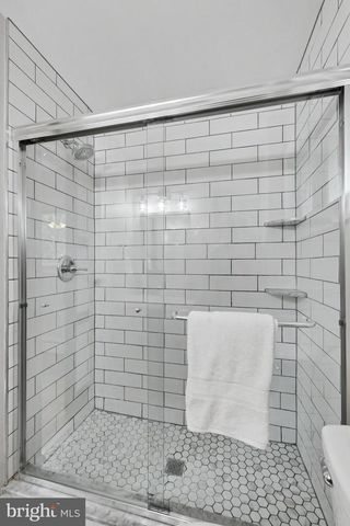 3511 SLADE RUN DR, Falls Church, VA 22042