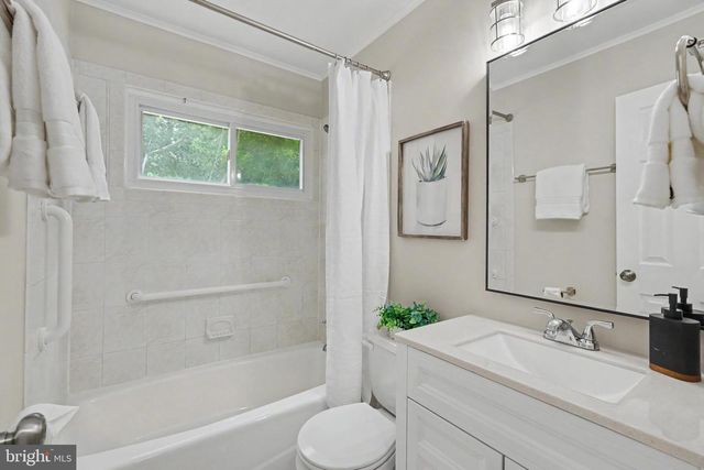 3511 SLADE RUN DR, Falls Church, VA 22042