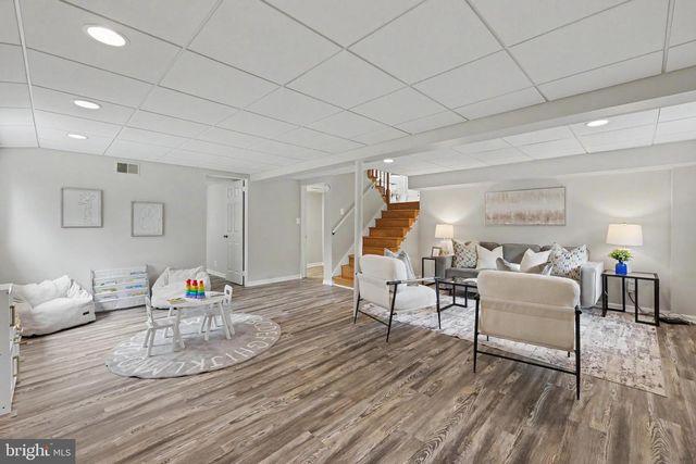 3511 SLADE RUN DR, Falls Church, VA 22042