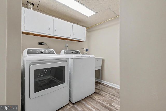 3511 SLADE RUN DR, Falls Church, VA 22042