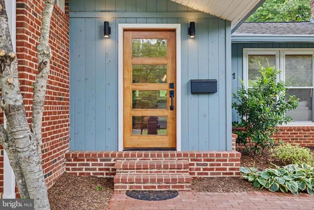 3511 SLADE RUN DR, Falls Church, VA 22042