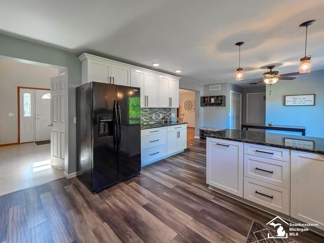 605 Nadeau Road, Monroe, MI 48162