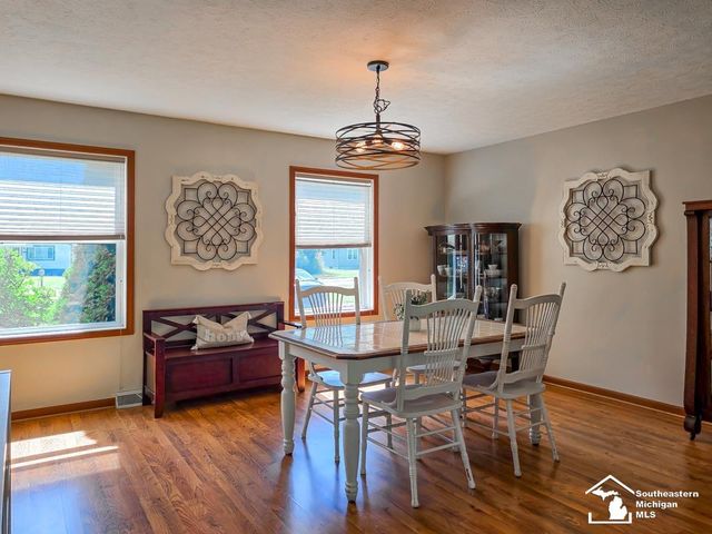 605 Nadeau Road, Monroe, MI 48162