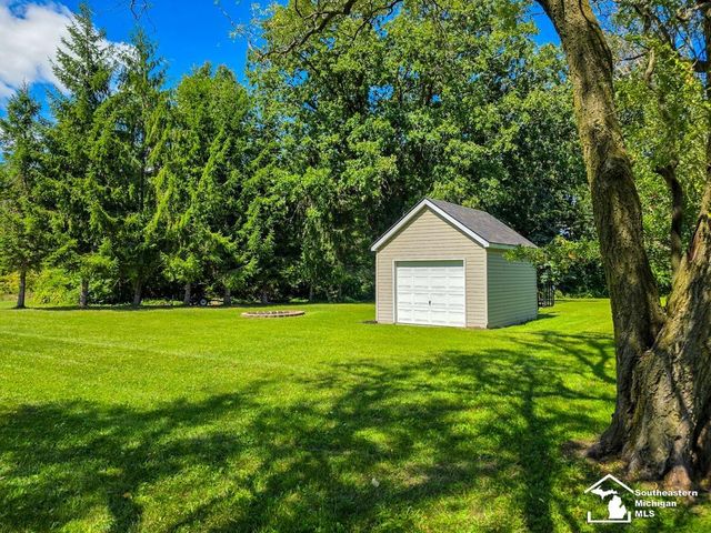 605 Nadeau Road, Monroe, MI 48162