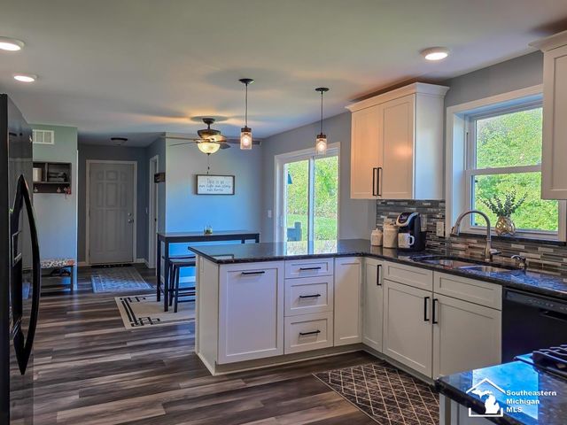 605 Nadeau Road, Monroe, MI 48162