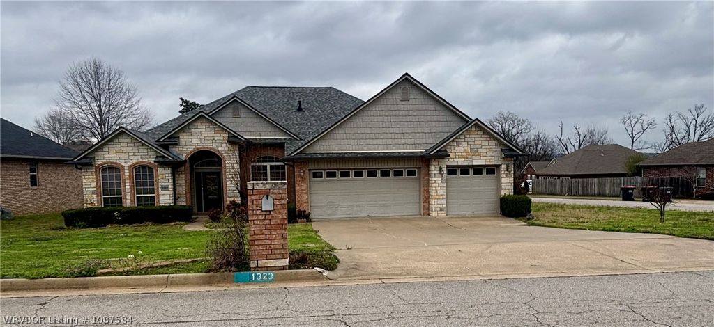 1323 Timberland Drive, Van Buren, AR 72956