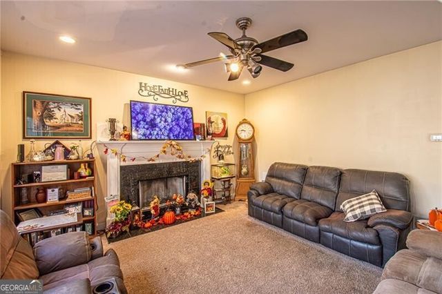 125 Lake Laurel Drive, Dahlonega, GA 30533