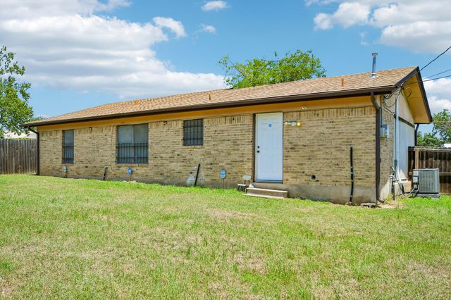 101 Brown ST, Elgin, TX 78621