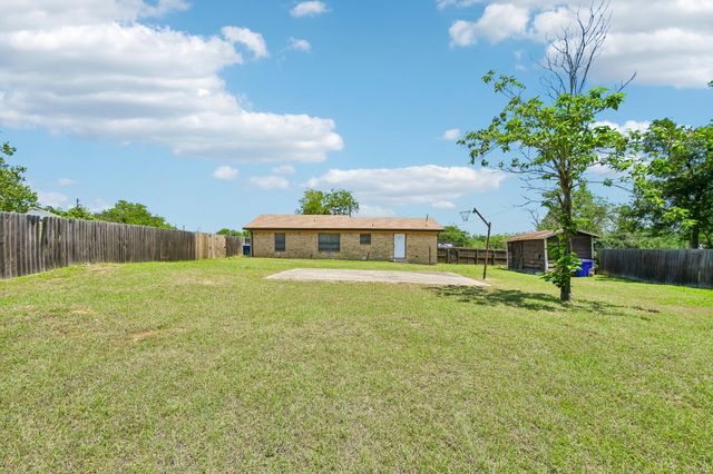 101 Brown ST, Elgin, TX 78621