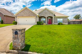 8917 Meadow Gardens Circle, Sherwood, AR 72120
