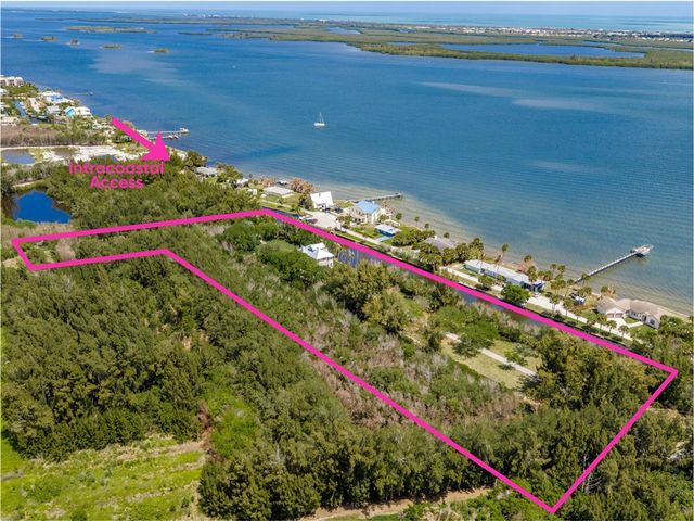 9115 44th Avenue, Sebastian, FL 32958