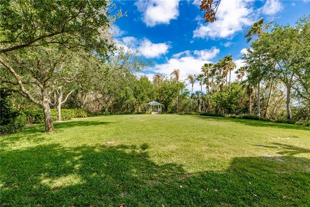9115 44th Avenue, Sebastian, FL 32958