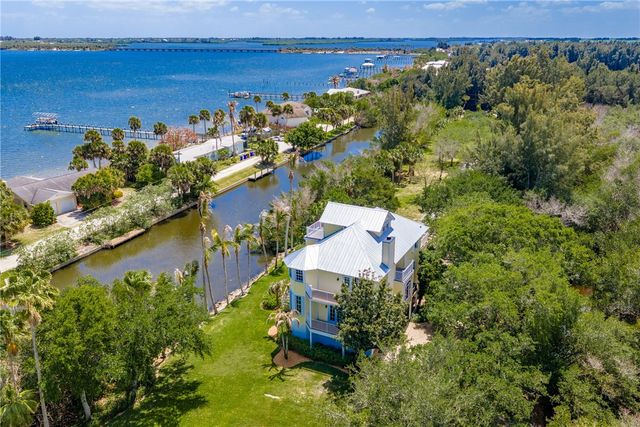 9115 44th Avenue, Sebastian, FL 32958