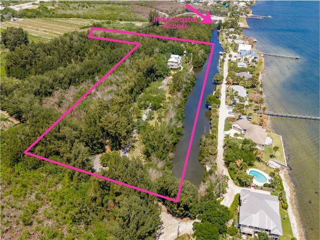 9115 44th Avenue, Sebastian, FL 32958